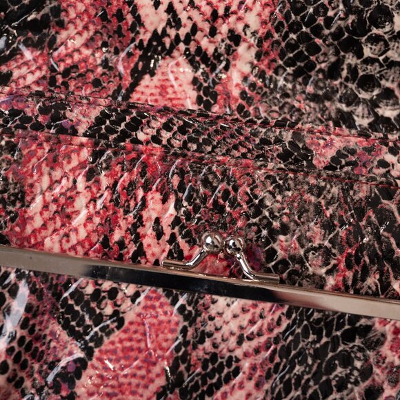 Kenneth Cole Reaction Clutch With Coin Purse Pink Snake Skin Pattern - Picture 6 of 12